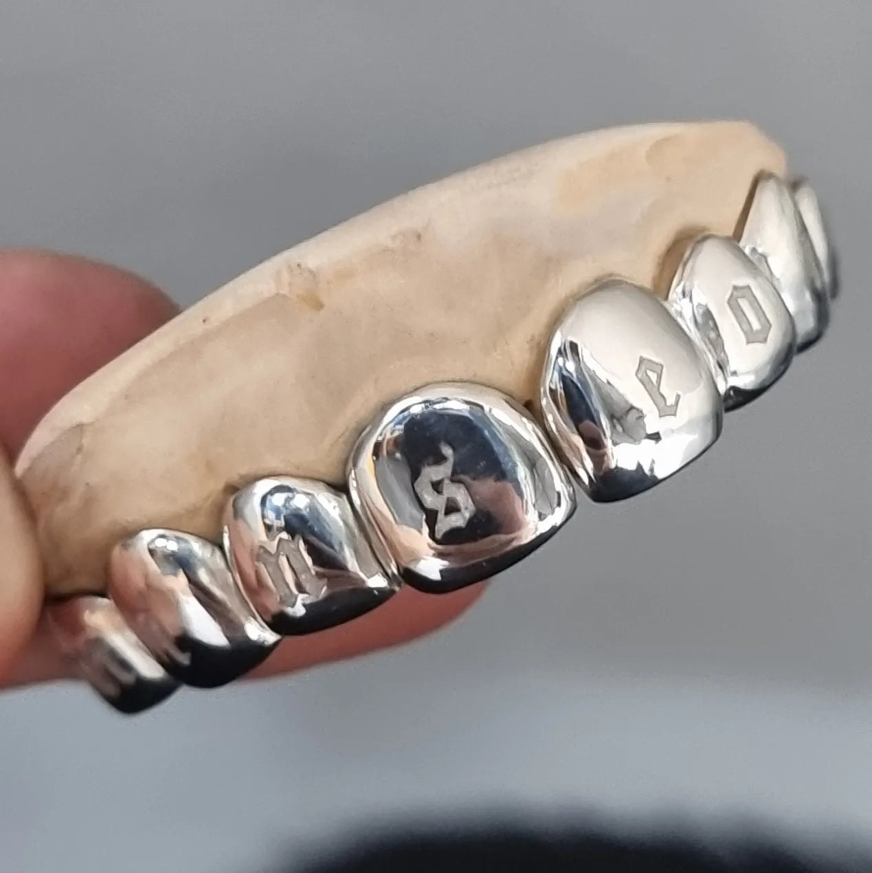 Logo Grillz